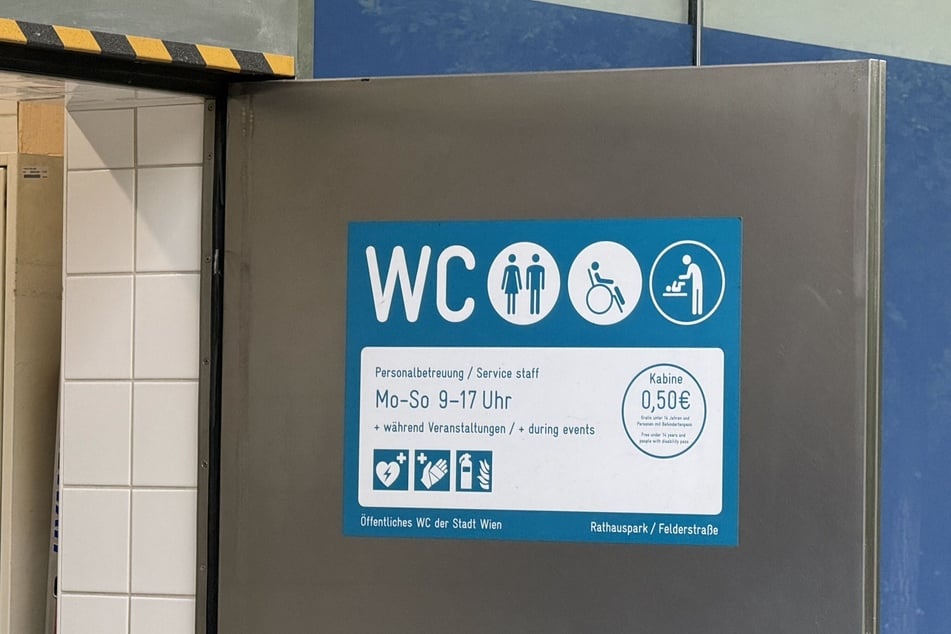Eine Frau (27) aus Wien musste die Klo-Kabine bezahlen, ihr Begleiter durfte gratis das Pissoir benutzen. Daraufhin klagte sie.