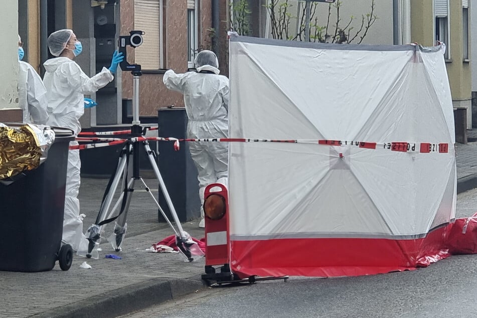Blutüberströmte Frau auf offener Straße sorgt für Polizeieinsatz bei Koblenz: Mann festgenommen!