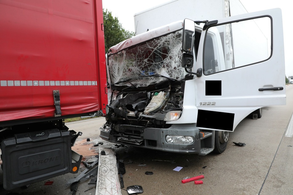 Unfall A4: Unfall auf der A4 in Dresden: Lkw-Fahrer schwer verletzt