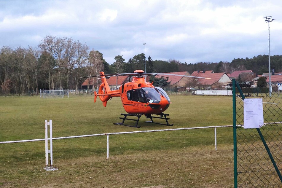 Der Rettungshubschrauber war bereits angefordert, doch nach der Detonation einer Gaskartusche in Beelitz kam für einen Menschen jede Hilfe zu spät.