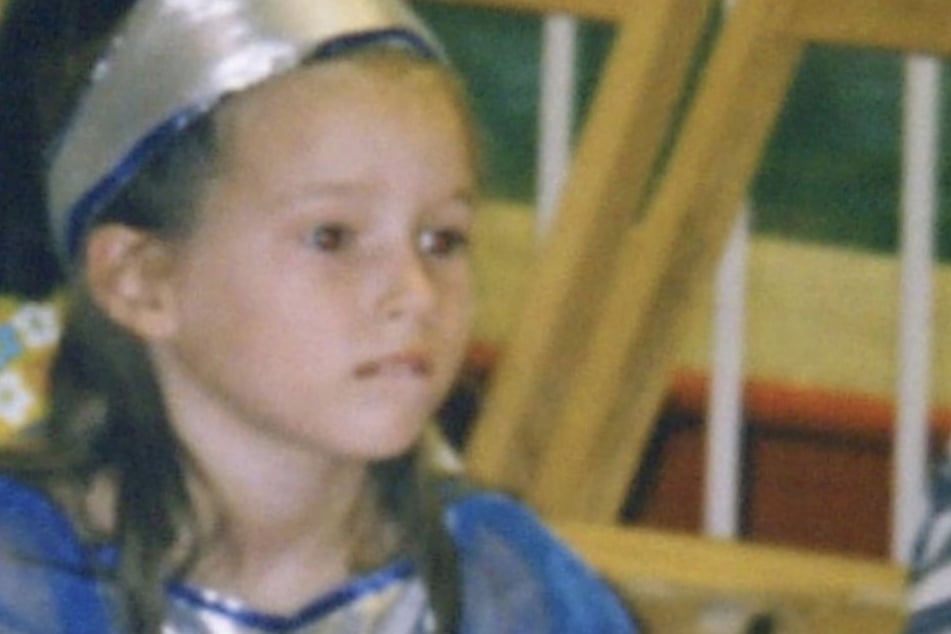 Mary Magdalene wuchs als Denise in einem streng religiösen Elternhaus auf. Als sie erwachsen wurde, brach sie aus den gewohnten Zwängen aus.