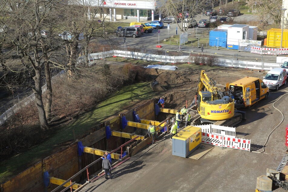 Die Fernwärme-Baustelle am Rothermundtpark Ende Februar 2025. Ab 2. Juni wird dann auf der Rosenbergstraße gebaut. (Archivfoto)