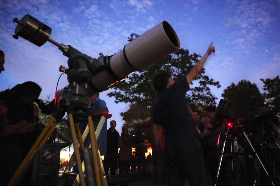 In der Nacht vom 12. auf den 13. August soll es Hunderte Sternschnuppen über Berlin regnen.