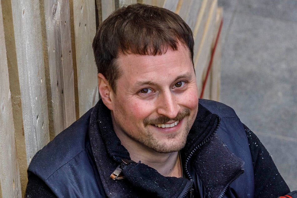 Sohn Philipp Herrmann unterstützt seinen Vater in schweren Zeiten.