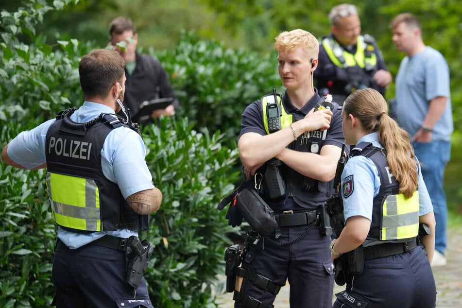 Die Polizei ist mit starken Kräften vor Ort.