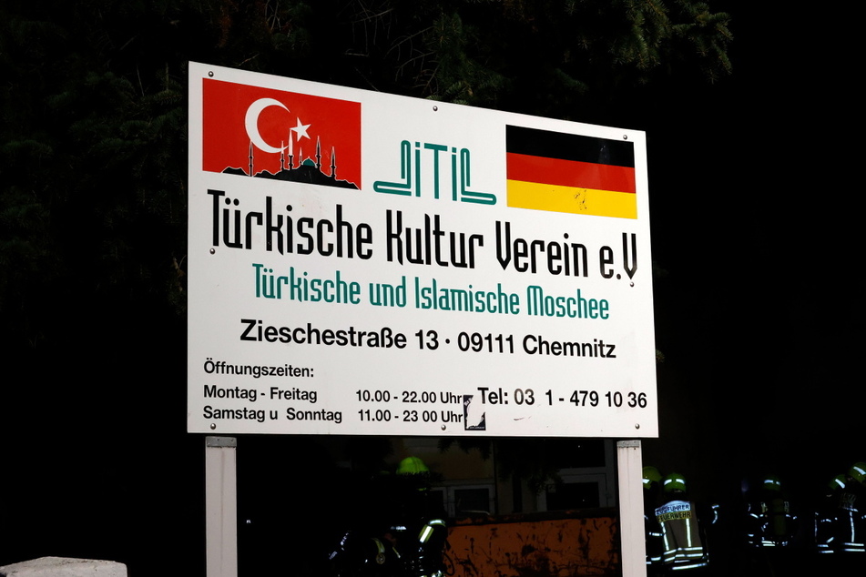 Bei der Türkischen und Islamischen Moschee brannten in der Nacht die Mülltonnen.