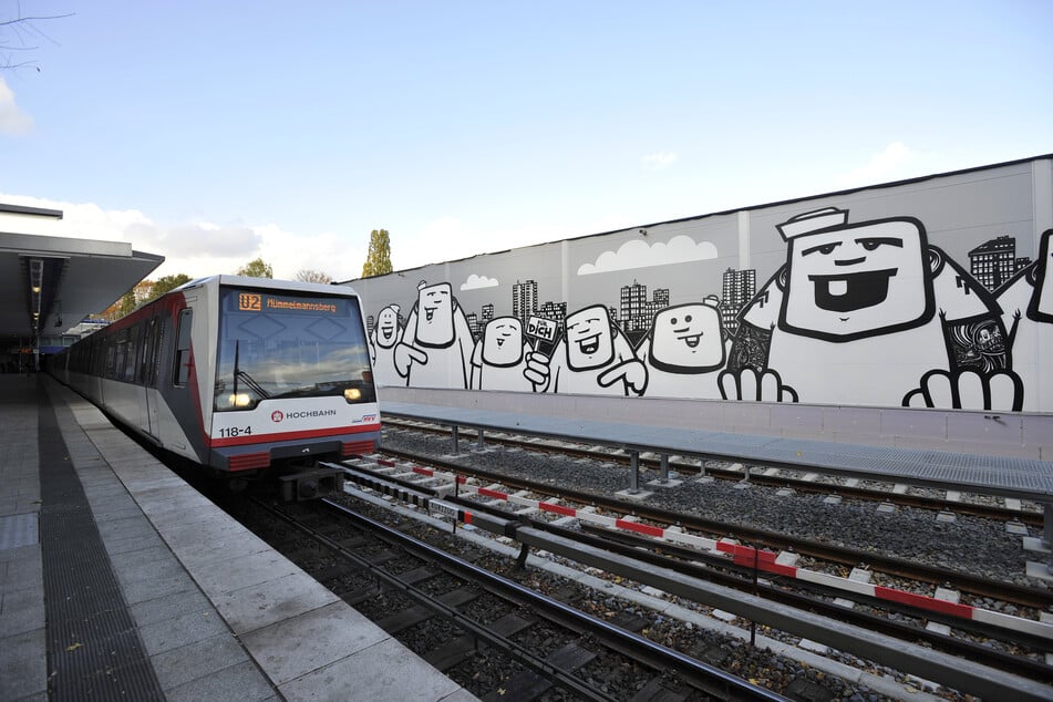 Am kommenden Wochenende müssen die Hamburger von der Bahn auf Busse umsteigen.