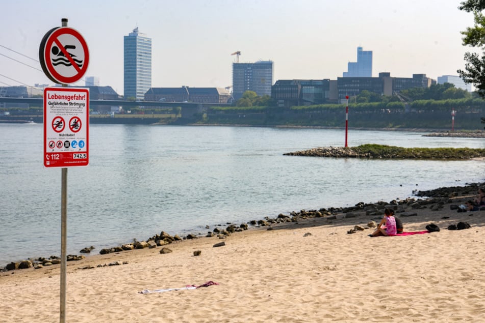 Wer im Rhein die nötige Abkühlung sucht, begibt sich damit in Lebensgefahr.