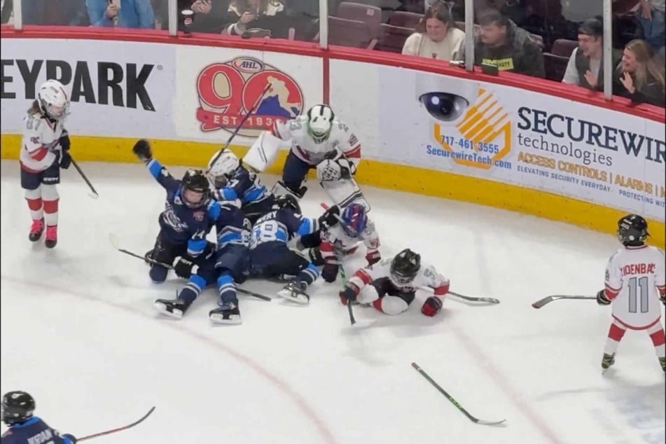 Die Nachwuchsspieler kannten kein Halten mehr und schlugen munter zu.