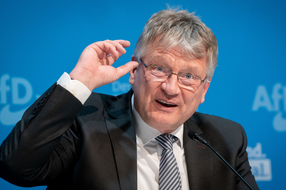 Aus der AfD tritt Meuthen - zumindest vorerst - nicht aus. Er werde seine politische Arbeit fortsetzen und wolle seine "Stimme hörbar einsetzen", teilte der Europaabgeordnete seinen Parteifreunden mit.
