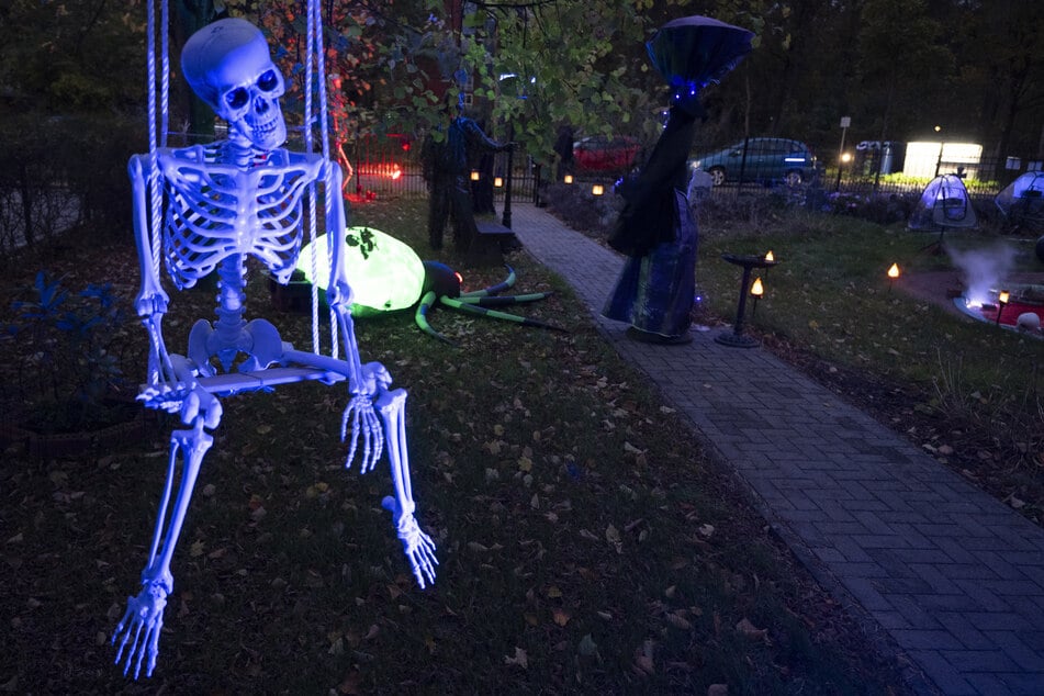 Für die Halloween-Nacht in NRW haben bereits mehrere Städte verstärkte Polizeipräsenz angekündigt. (Symbolfoto)