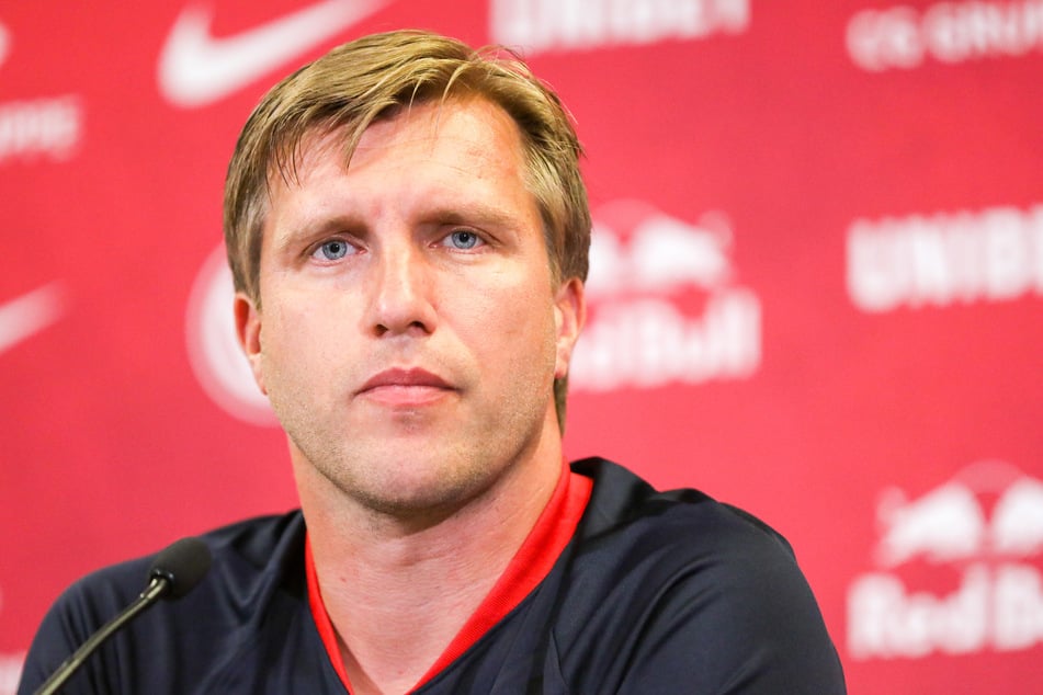 RB Leipzigs Sportdirektor Markus Krösche (39) spricht angesichts einer Ablösesumme von 38 Millionen Euro von einer "Verwechslung".