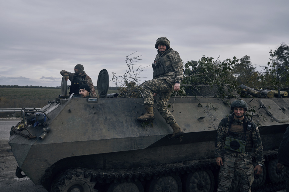 Kiew hat jedoch dem Ministerium zufolge seitdem alle Beschränkungen für Frauen in der Armee aufgehoben.