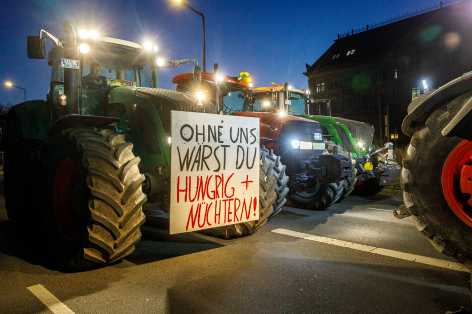 Abends versammelten sich die Bauern vor dem Landwirtschaftsministerium.