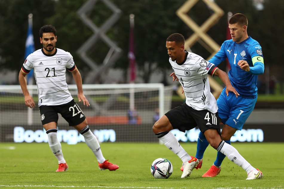 Holte sich ein Sonderlob ab: Ex-Schalker Thilo Kehrer (24, m.) konnte den neuen Coach bei seinen Auftritten überzeugen.