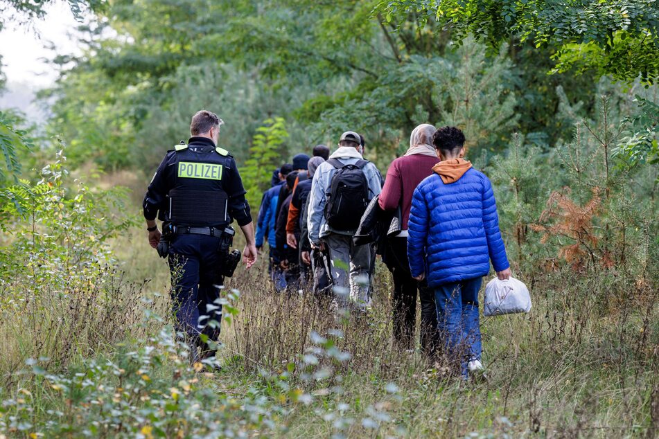 Die Kontrollen an den Grenzen sollen zunächst weiter bestehen bleiben.