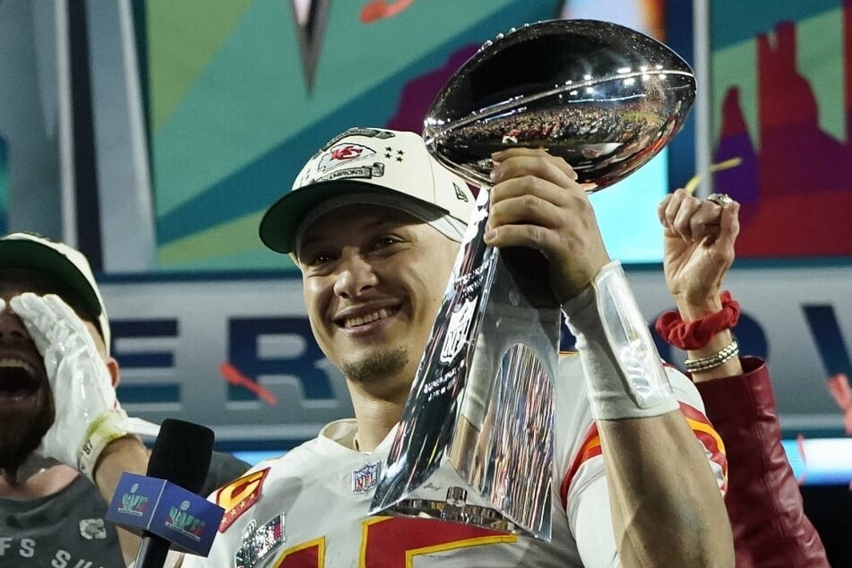 Kansas City Chiefs' quarterback Patrick Mahomes becomes the first quarterback since 1999 to win the Super Bowl title and NFL MVP honor in the same season.