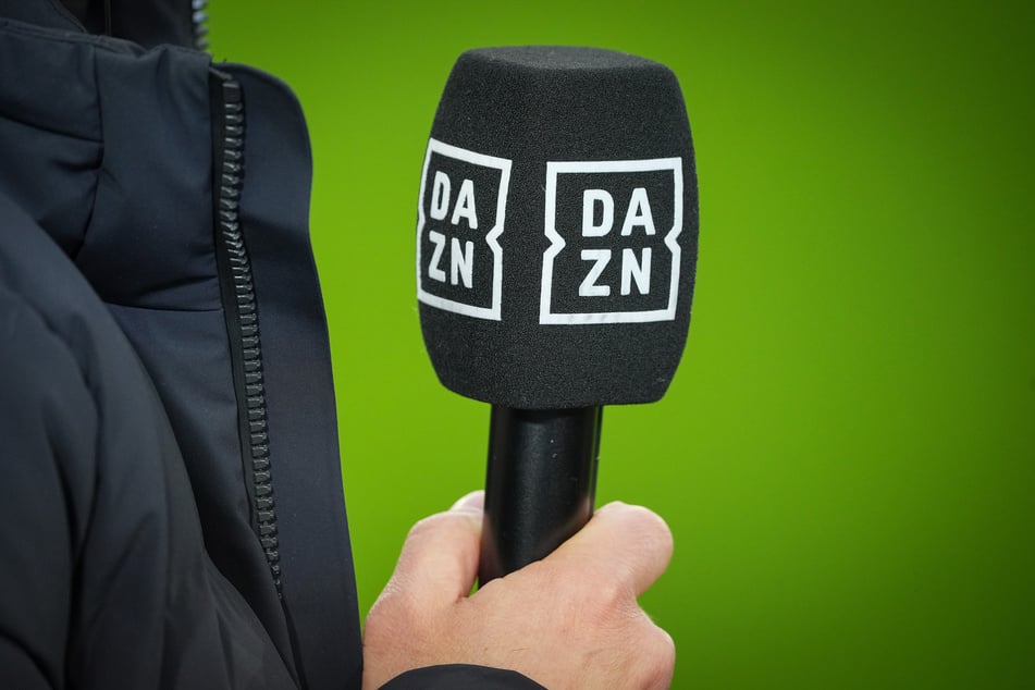 Der Streamingdienst DAZN fühlt sich um ein Rechte-Paket der Bundesliga betrogen. (Symbolbild)