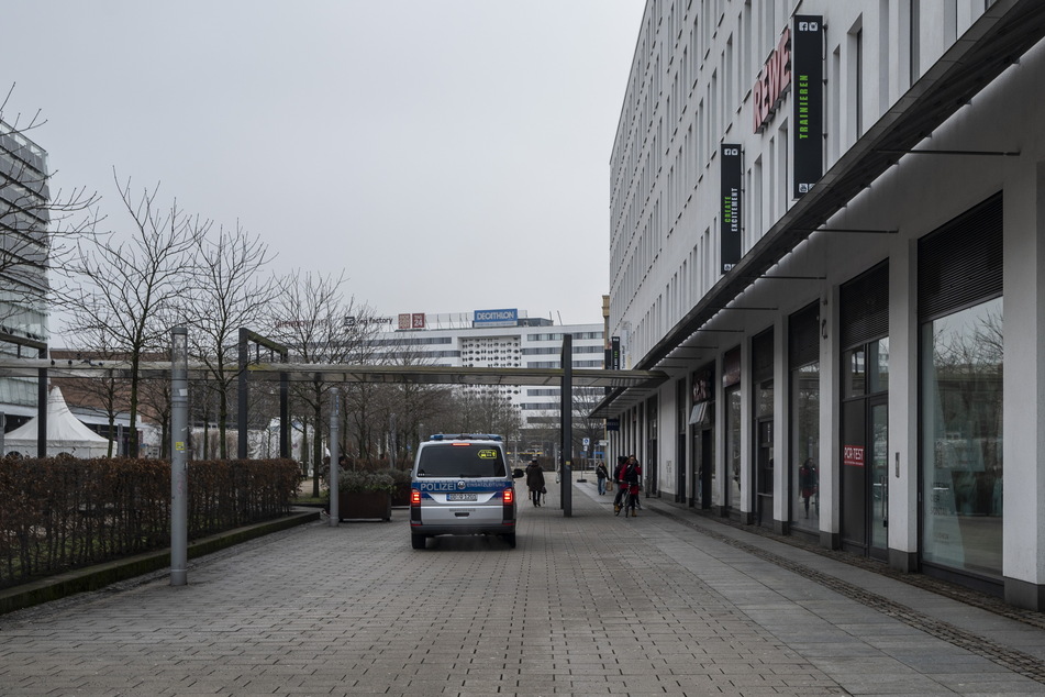 Die Polizei kontrolliert verstärkt den Innenstadtbereich - immer wieder kommt es zu Auseinandersetzungen.