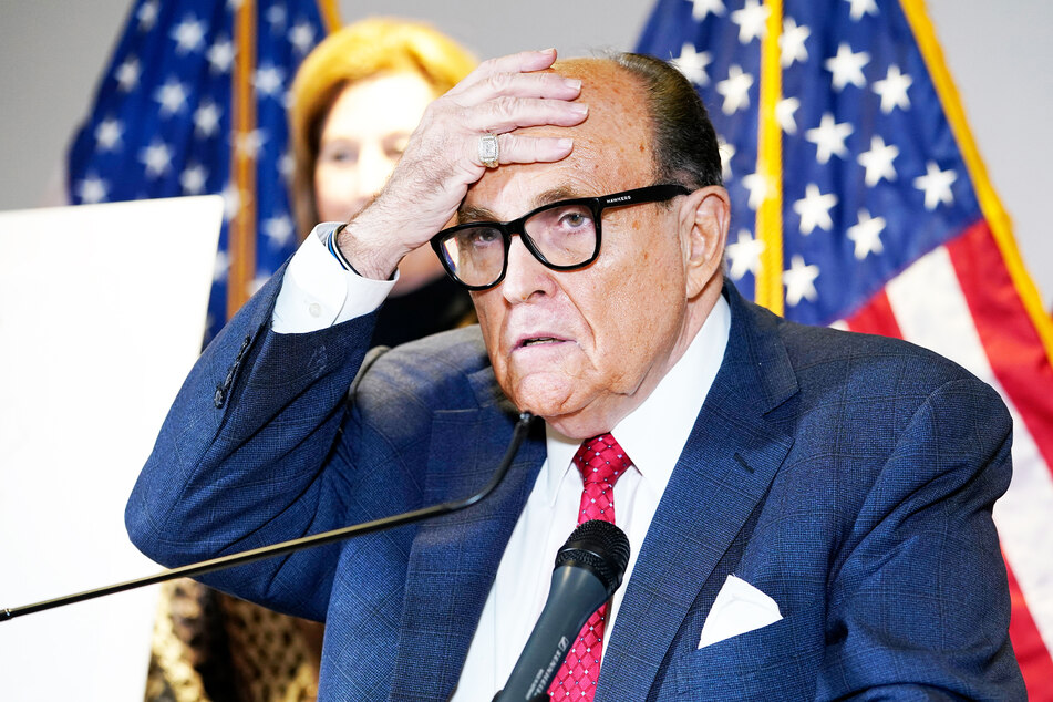 Rudy Giuliani (76), ehemaliger Bürgermeister von New York und ein Anwalt des ehemaligen US-Präsidenten Donald Trump (74).