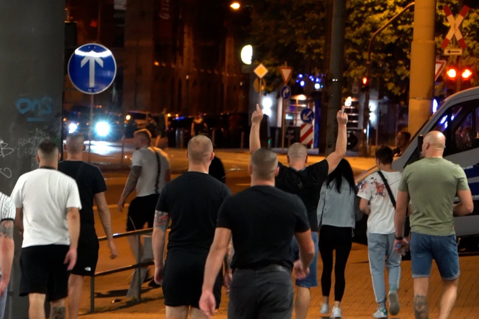 Im Frankfurter Bahnhofsviertel kam es am Mittwochabend zu heftigen Auseinandersetzungen zwischen polnischen und Frankfurter Hooligans.