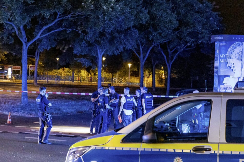 Köln: Schießerei auf offener Straße in Köln: Mindestens vier Menschen teils schwer verletzt