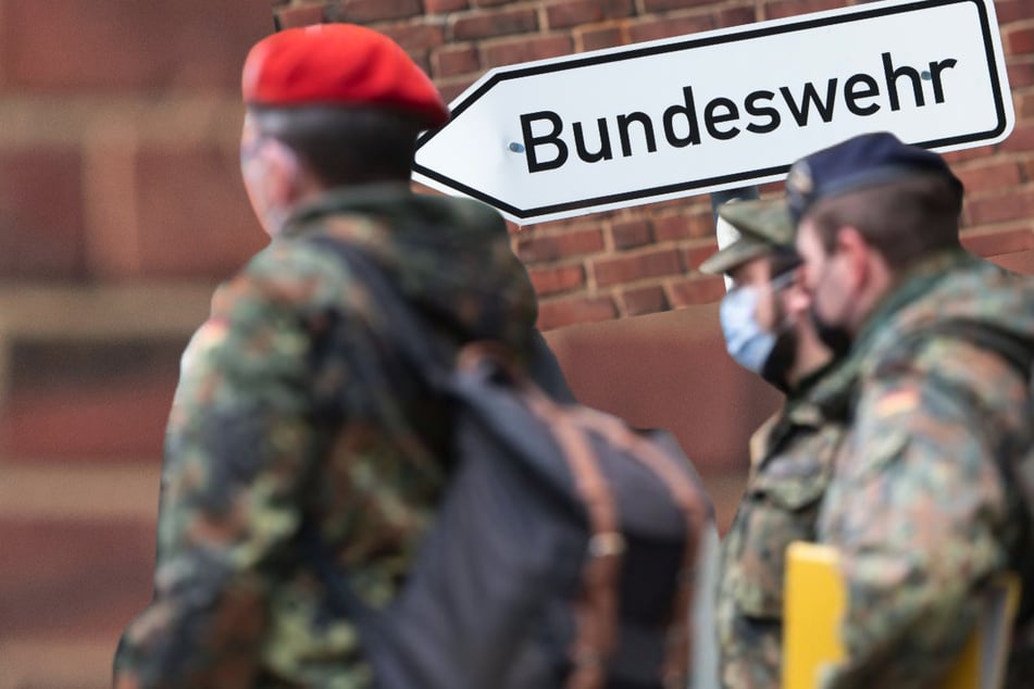 140 Bundeswehrsoldaten nehmen an dem Gedenkmarsch teil. (Symbolbild)