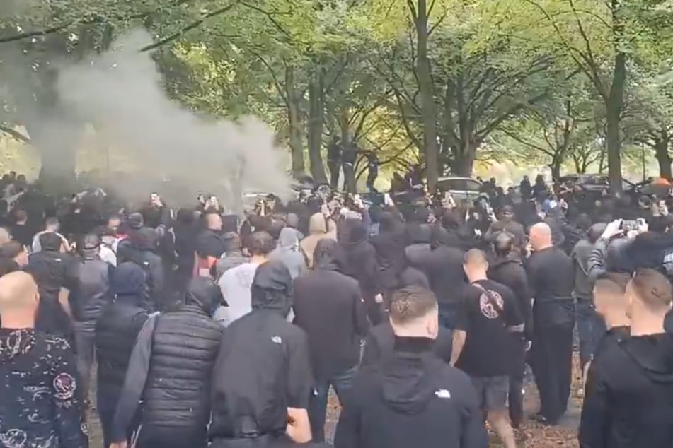 Tausende Randalierer versammelten sich.