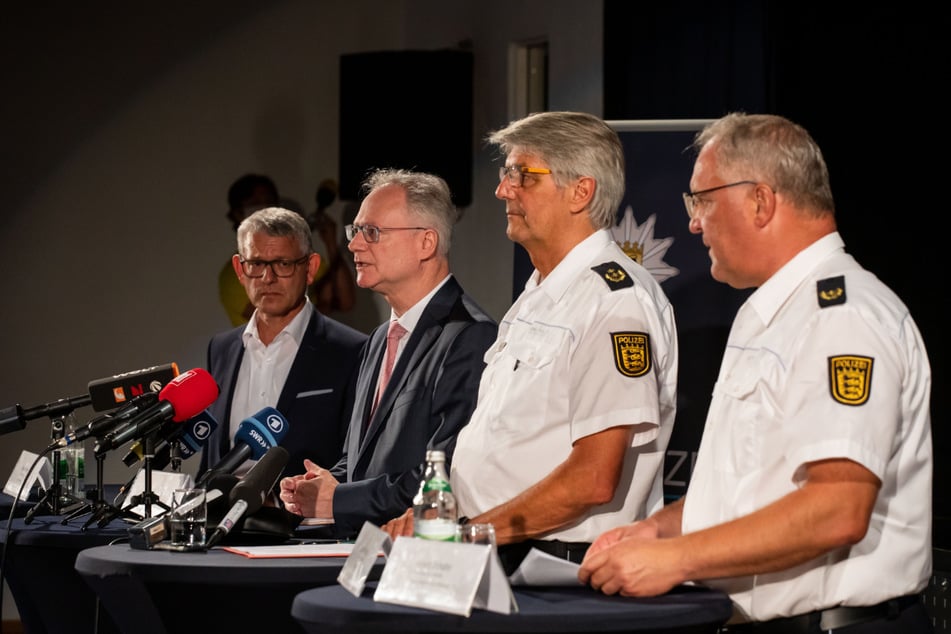 Oppenau, am Freitagabend (v.l.): Uwe Gaiser, Herwig Schäfer, Reinhard Renter und Jürgen Rieger während einer Pressekonferenz.