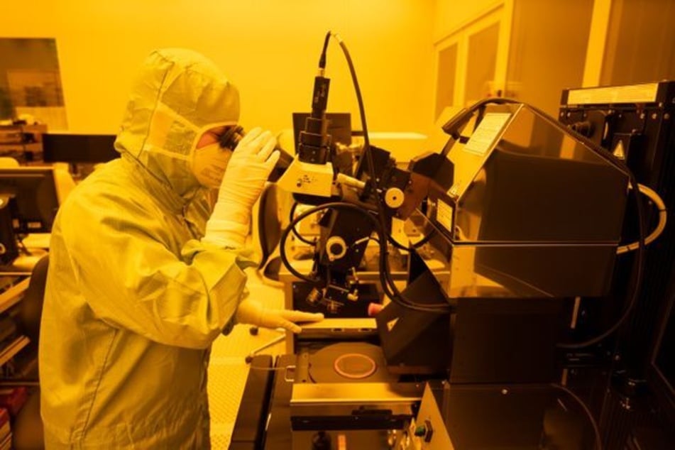 Im technischen und naturwissenschaftlichen Sektor fehlt es in Deutschland weiterhin an Fachkräften. (Symbolbild)