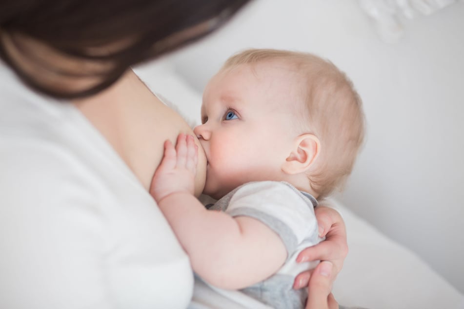 Während der Stillzeit sind Frauen normalerweise nicht fruchtbar, verlassen sollte man sich darauf besser nicht.