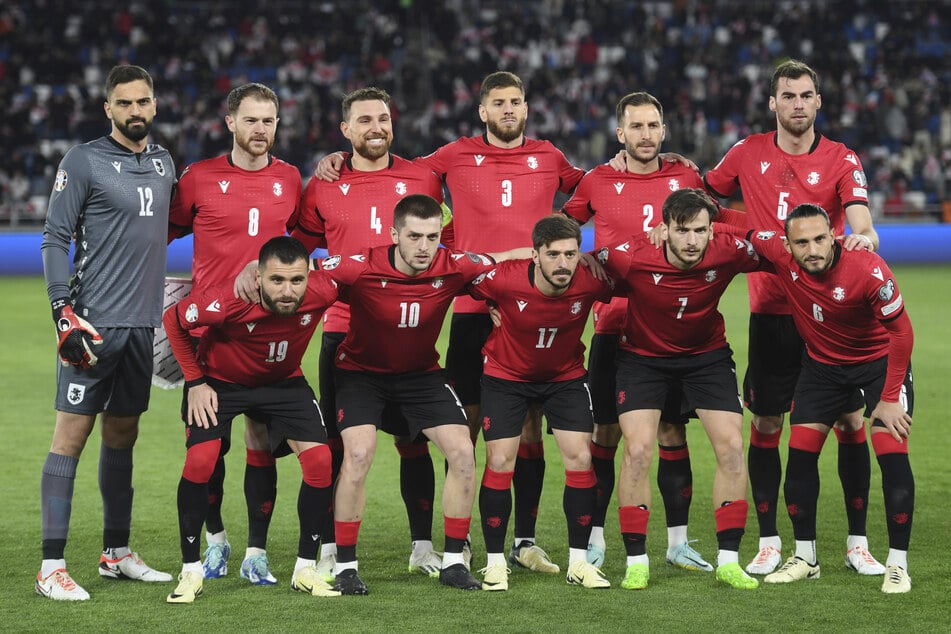 Die georgische Nationalmannschaft nahm erstmals an der Endrunde einer Fußball-Europameisterschaft teil.