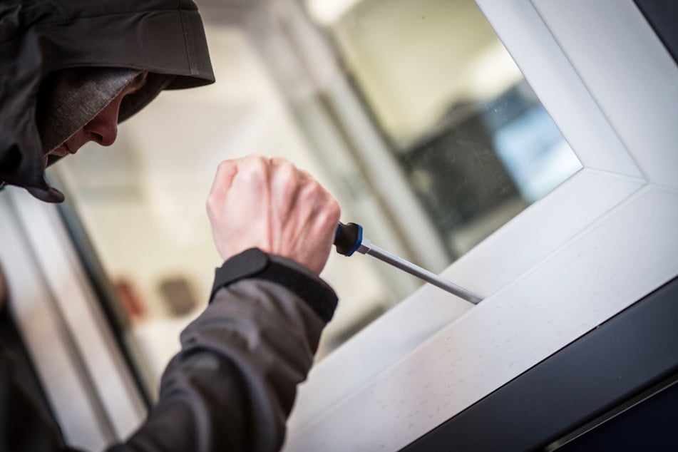 Ein vermeintlicher Einbrecher entpuppte sich in Oberfranken als schusseliger Vater. (Symbolbild)