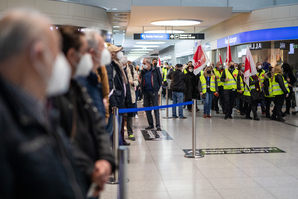 Stuttgart: Warnstreik! Starke Einschränkungen für Flugpassagiere