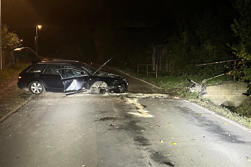 In Blankenburg war ein Audi mit einer Brücke kollidiert. ^