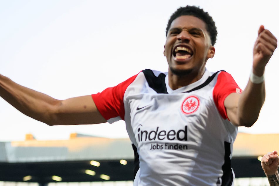 Eigentlich wollte Aurèle Amenda (22) in dieser Saison bei Eintracht Frankfurt durchstarten. Jetzt soll der Schweizer kurz vor einem Wechsel stehen.,