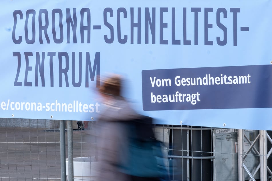 Das NRW-Gesundheitsministerium schätzt den Abrechnungsbetrug in Corona-Testzentren nicht als flächendeckendes Problem ein.