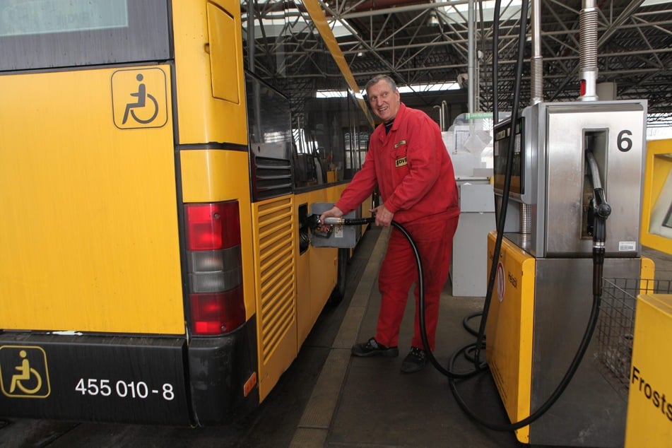 Etwa vier Millionen Liter Diesel verbraucht die Dieselflotte der Verkehrsbetriebe im Jahr.