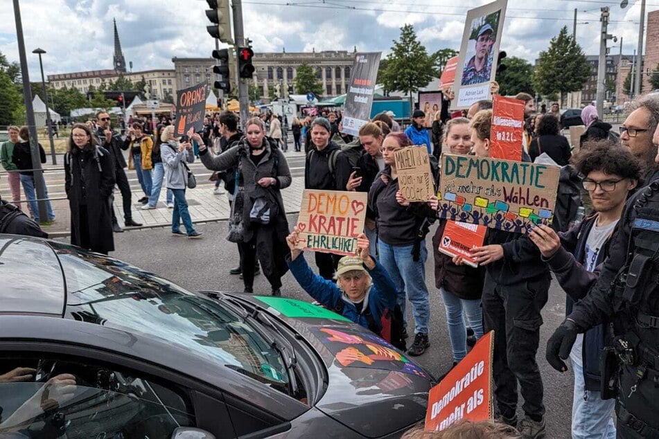 Leipzig: "Letzte Generation" blockiert Leipziger Innenstadtring