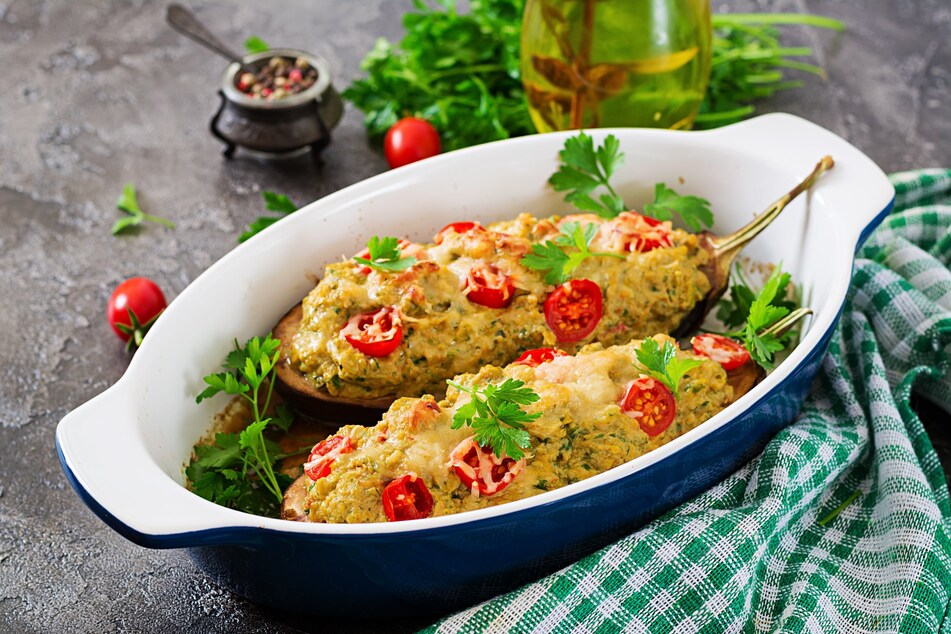 Italian-style stuffed aubergines contain no meat at all and are therefore also suitable for vegetarians.