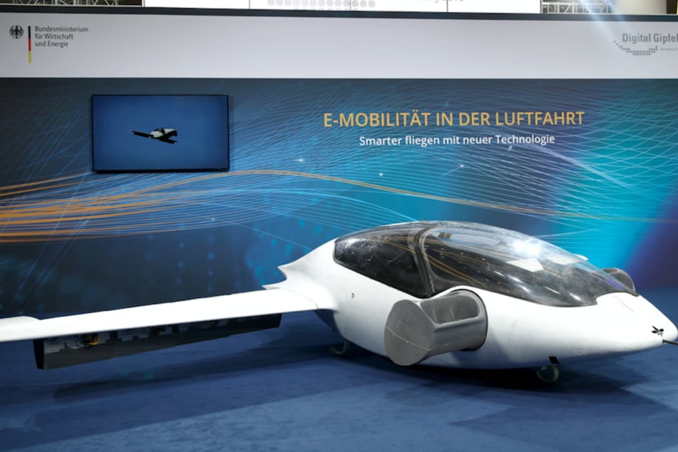 Der Prototyp des ersten "Flugtaxis", der eVTOL - electric vertical take-off and landing Jet - des Münchner Herstellers Lilium.