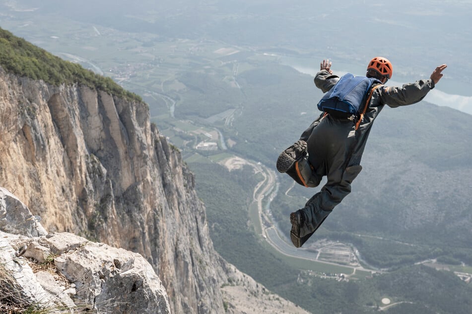 Wingsuit versagt bei Sprung aus 200 Metern Höhe: Base-Jumper kracht in den Tod