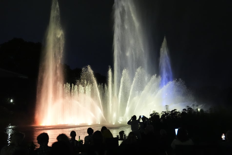 Die Wasserlichtkonzerte ziehen jedes Jahr Schaulustige an. (Archivbild)