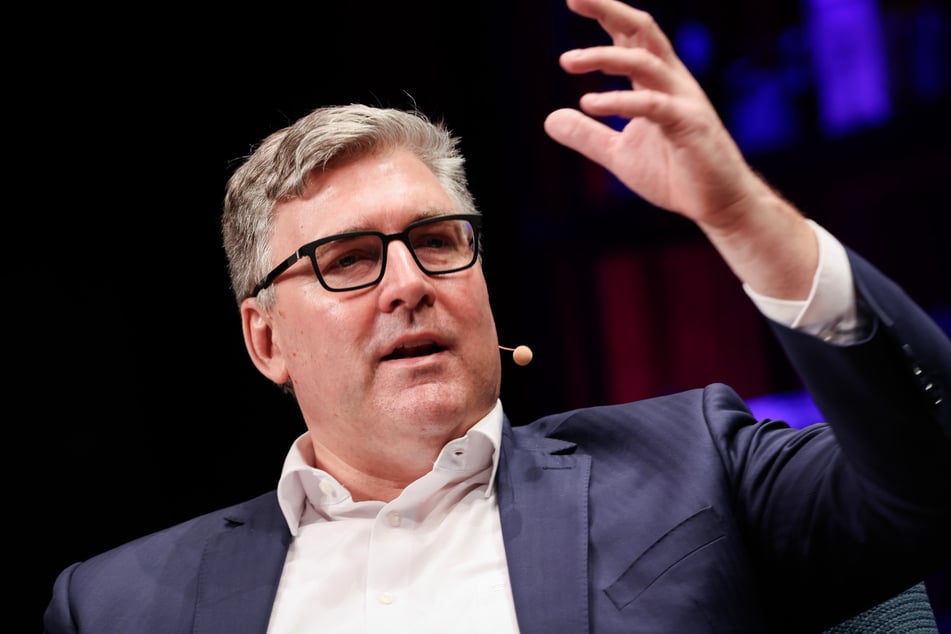 Frankfurts Aufsichtsratssprecher Axel Hellmann (54) ist für einen früheren Einsatz des VAR im DFB-Pokal.