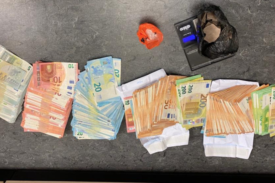 27.000 Euro Bargeld wurden in der Kölner Wohnung beschlagnahmt.