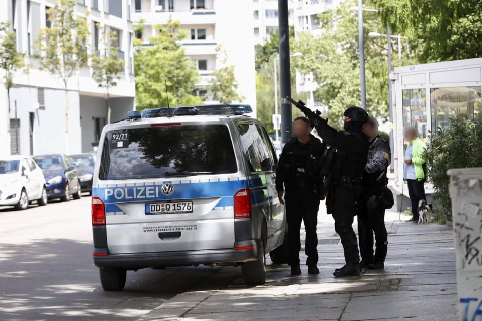 Ein Großaufgebot der Polizei ist im Einsatz.