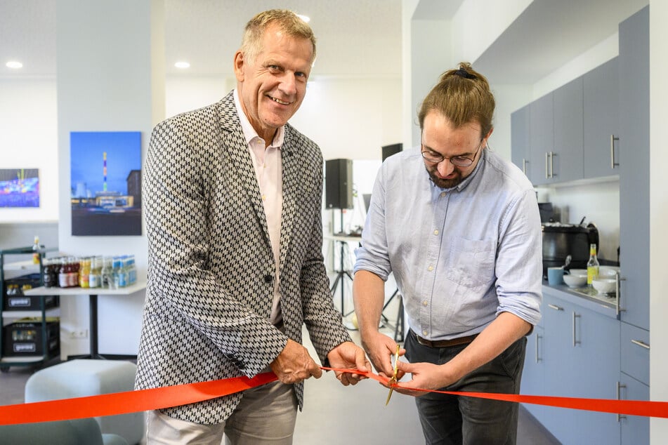 Investor Frank Steinert (57) und Center-Manager Vincent Süß (34) eröffnen das flexible Bürocenter im Europark.