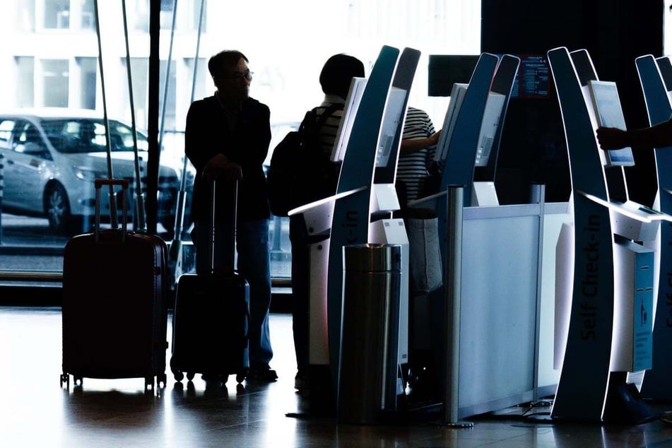 Immer noch müssen am Hauptstadtflughafen große Gepäckmengen von Fluggästen bewältigt werden.