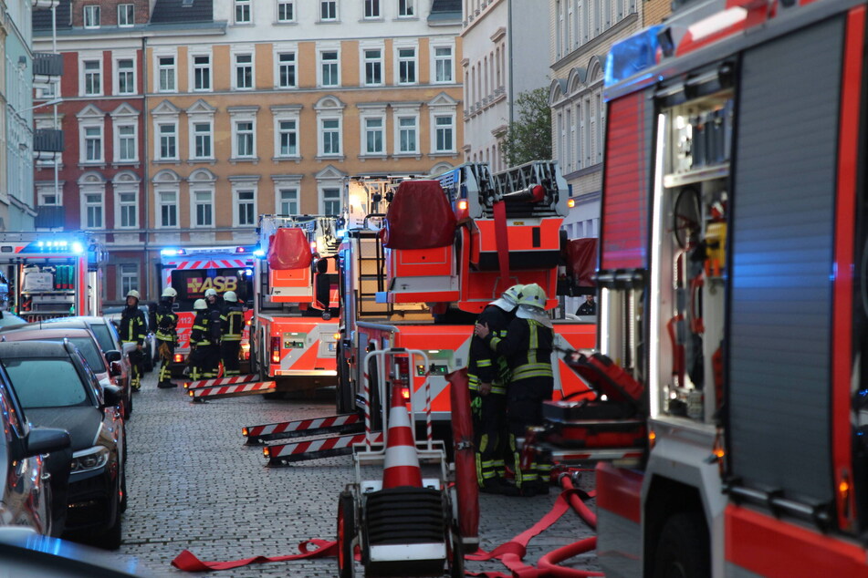 Für den Einsatz rückten die Berufsfeuerwehr Leipzig und die Freiwillige Feuerwehr Mölkau an.