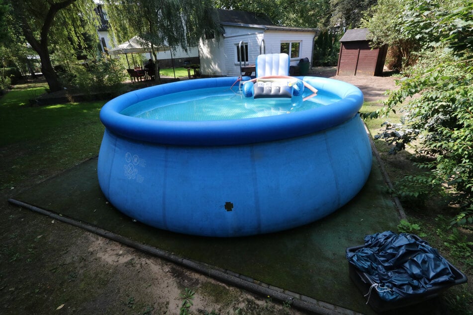 Teures Vergnügen: den Pool im eigenen Garten mit Stadtwasser befüllen. (Symbolbild)